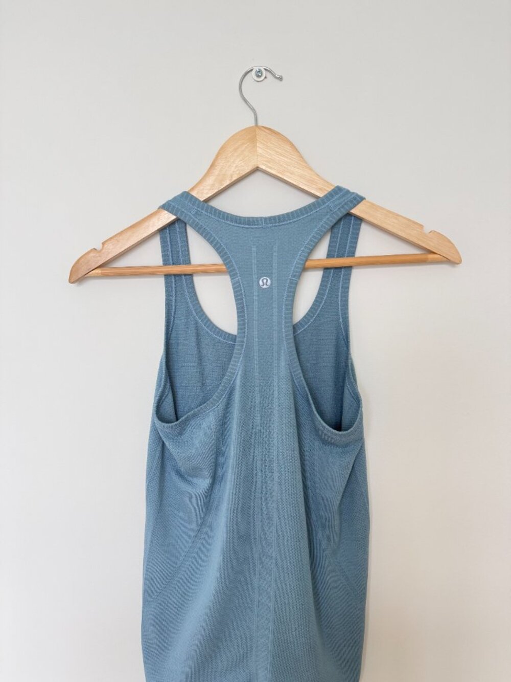Lululemon Swiftly Tech Racerback Tanktop - Picture 2 of 3